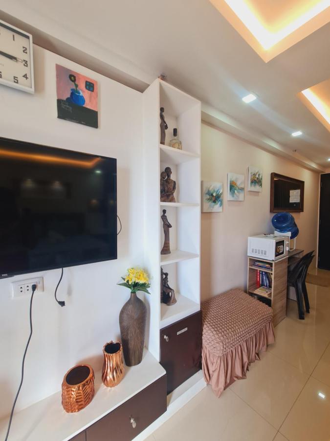 Italian Inspired Tropical-Themed Studio Condo ダバオ　シティ エクステリア 写真